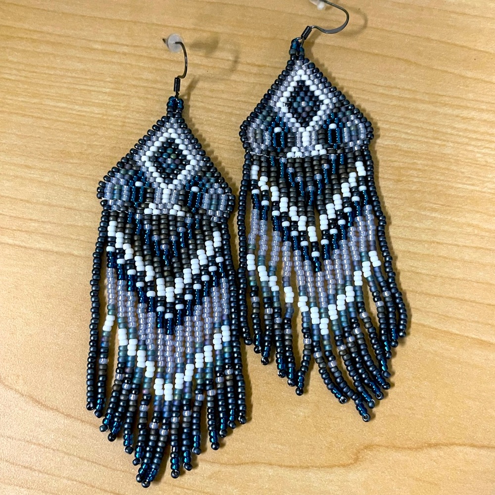 Beaded fringe earrings in grey and blue - Picture 2 of 2